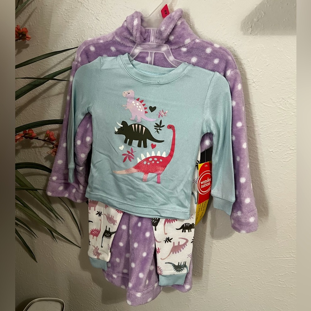 Pajama and robe set